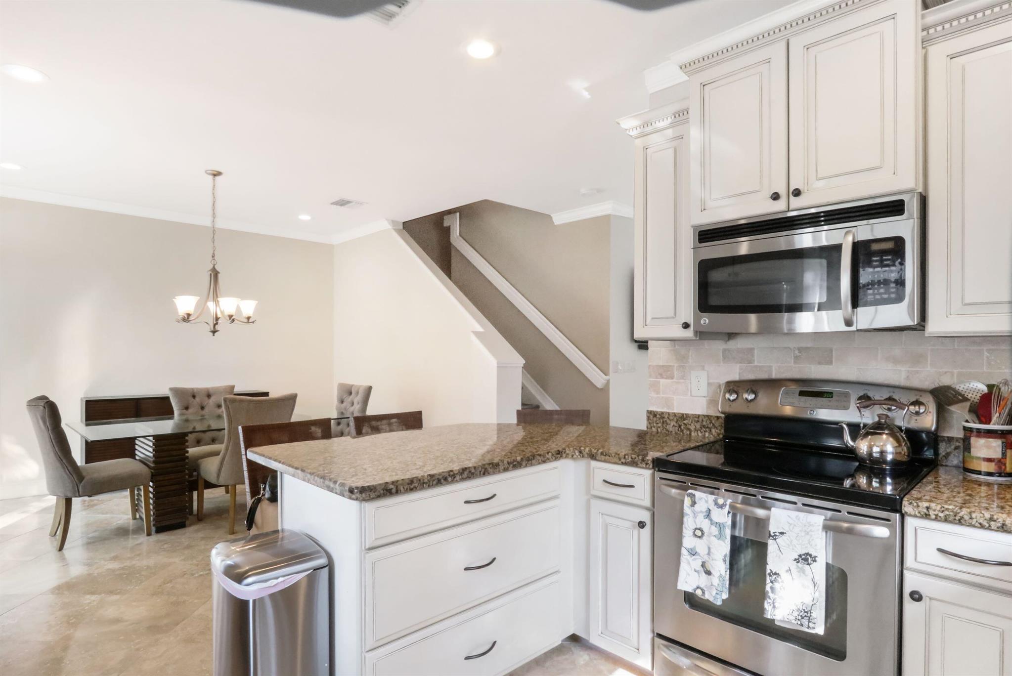 GRAMERCY SQUARE - Residential