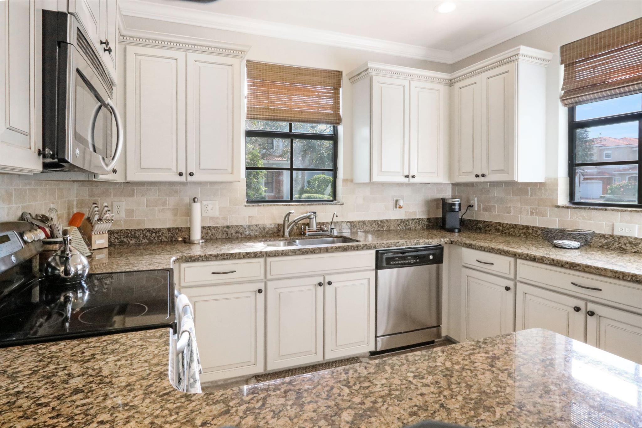 GRAMERCY SQUARE - Residential