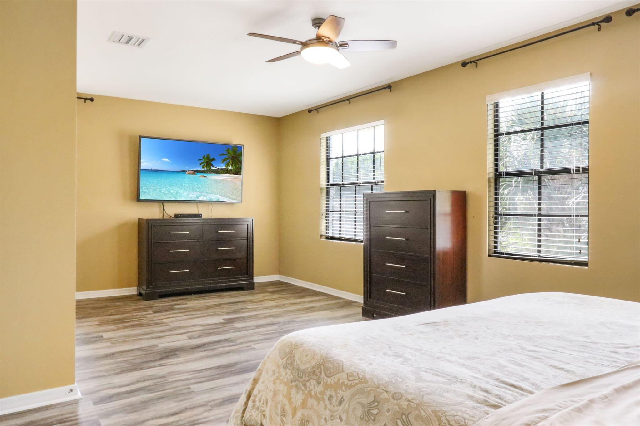 GRAMERCY SQUARE - Residential