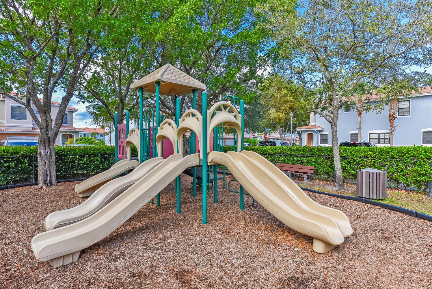 GRAMERCY SQUARE - Residential