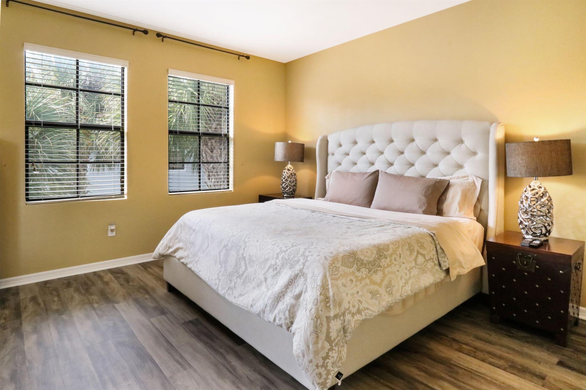 GRAMERCY SQUARE - Residential