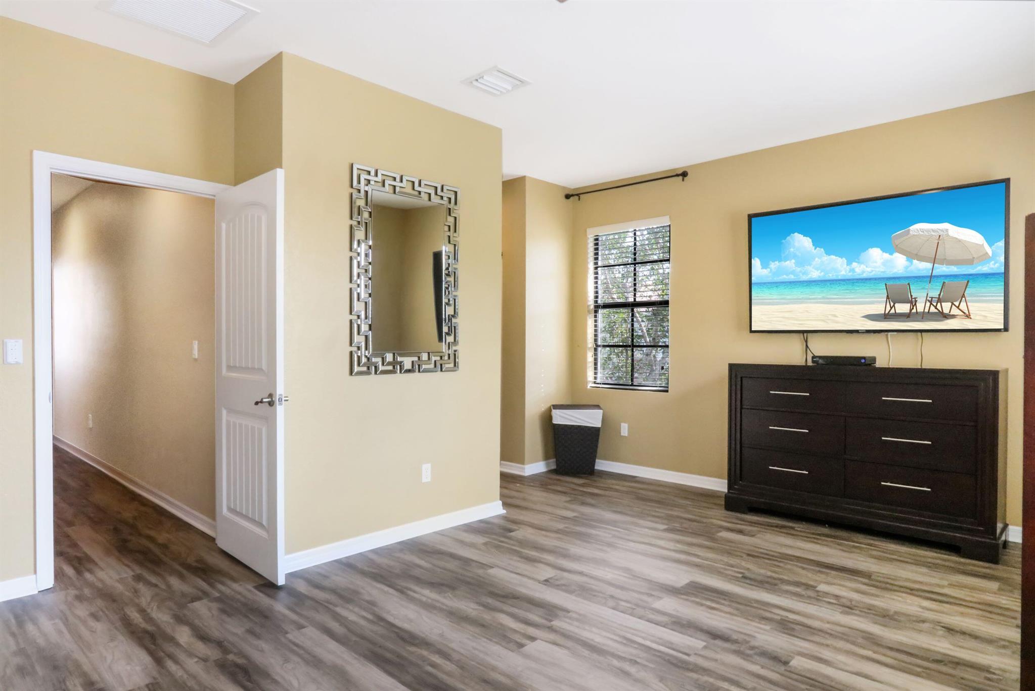 GRAMERCY SQUARE - Residential