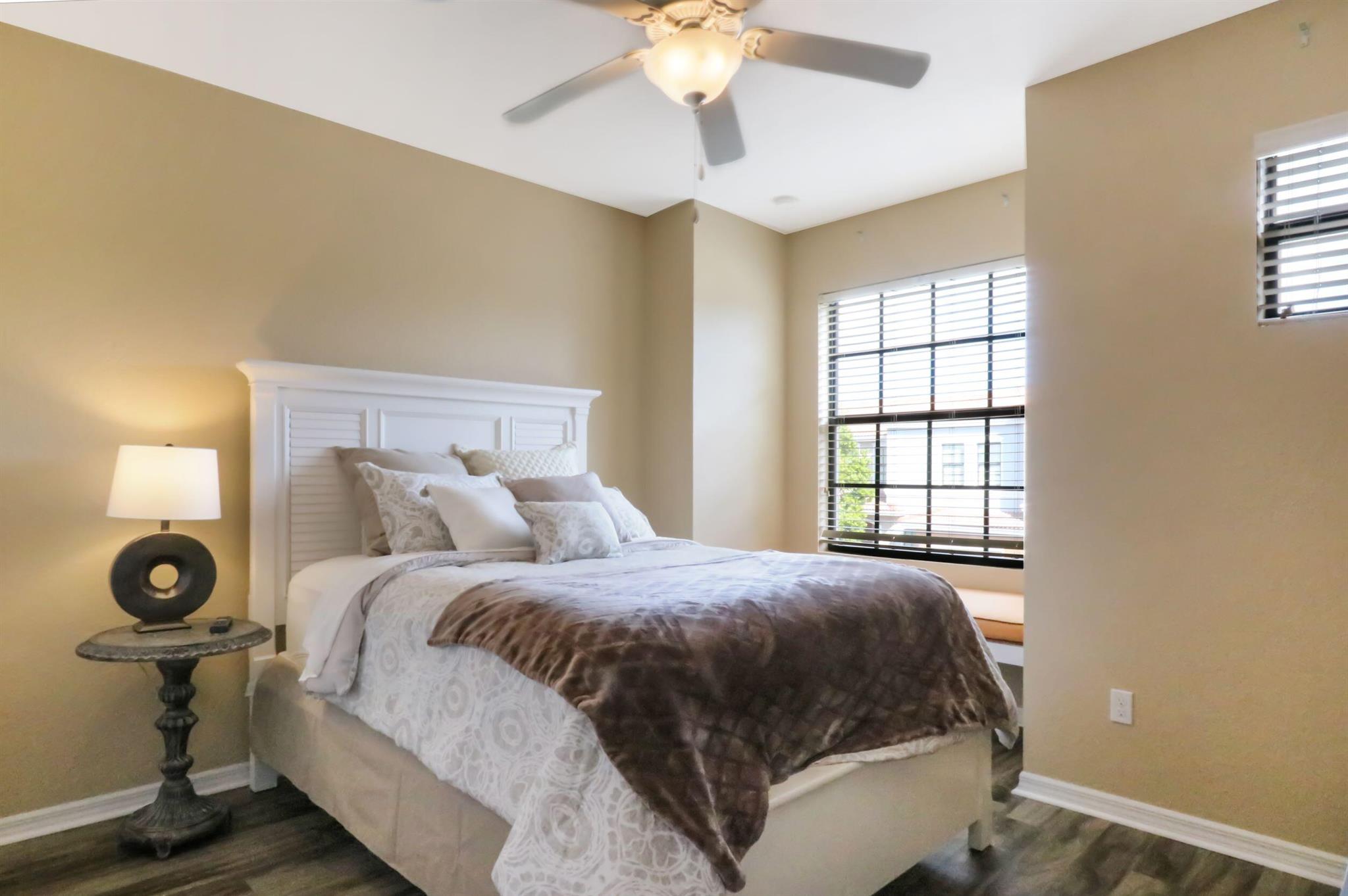 GRAMERCY SQUARE - Residential