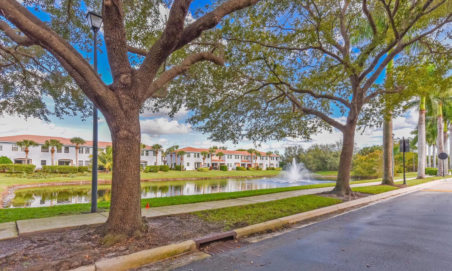 GRAMERCY SQUARE - Residential