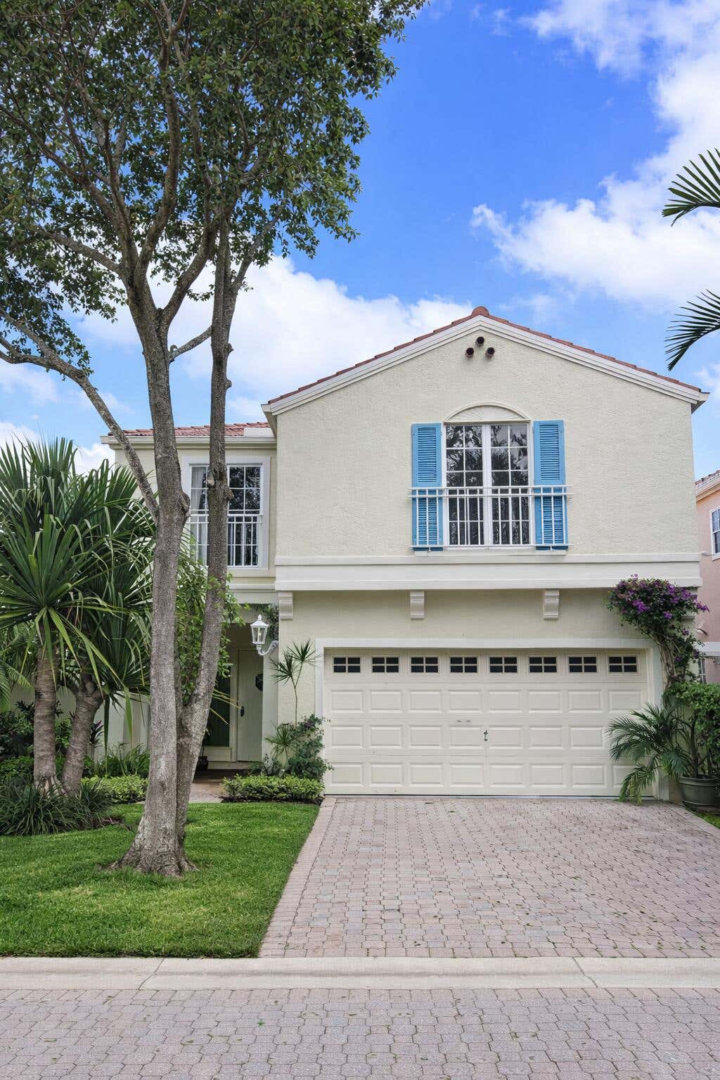 Photo of 49 VÃ­a Verona, Palm Beach Gardens, FL 33418 (MLS # B26033273)
