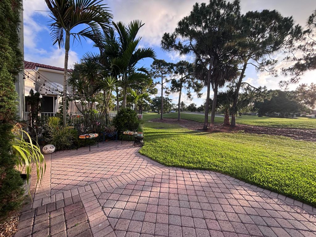Photo of 49 VÃ­a Verona, Palm Beach Gardens, FL 33418 (MLS # B26033273)