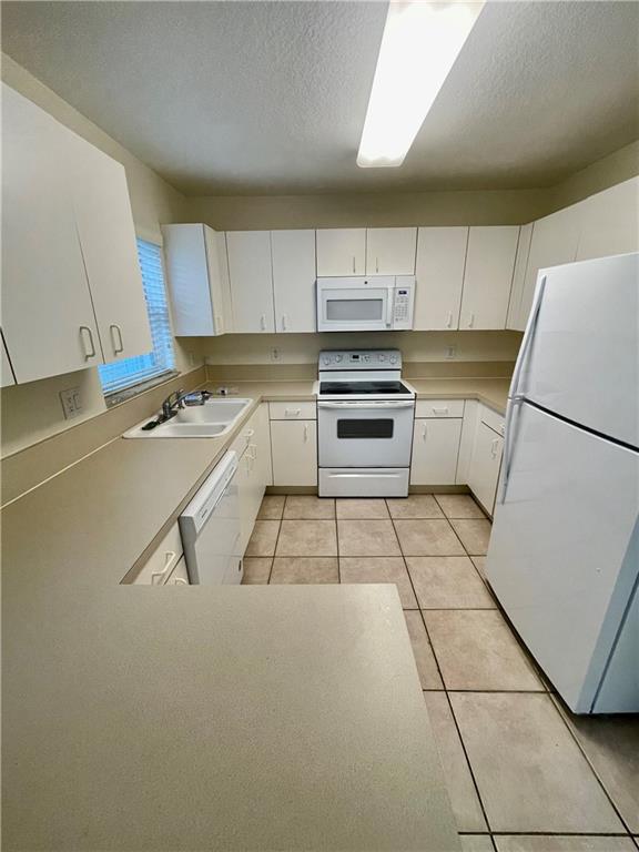 PEMBROKE ISLES - Residential