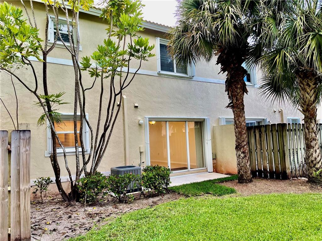PEMBROKE ISLES - Residential