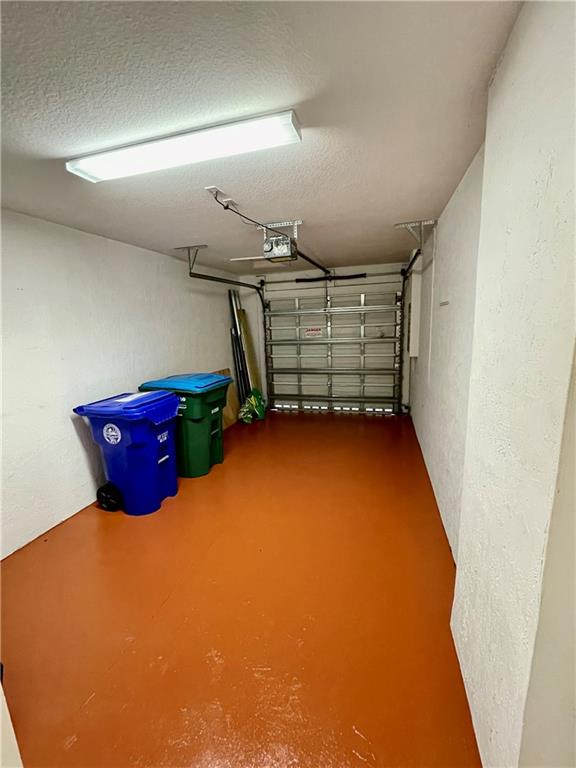 PEMBROKE ISLES - Residential
