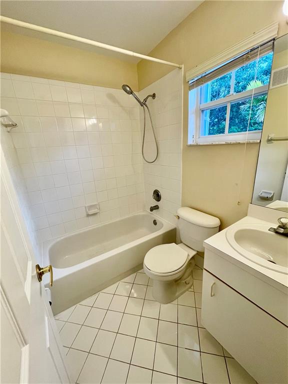 PEMBROKE ISLES - Residential