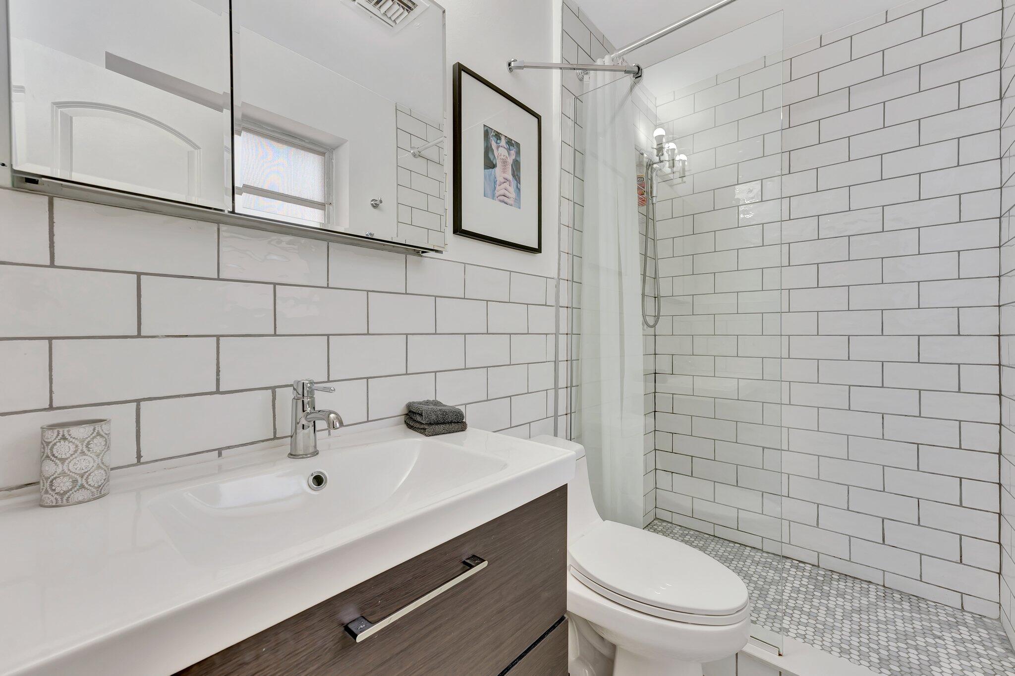 HOLLYWOOD LAKES SECTION - Residential