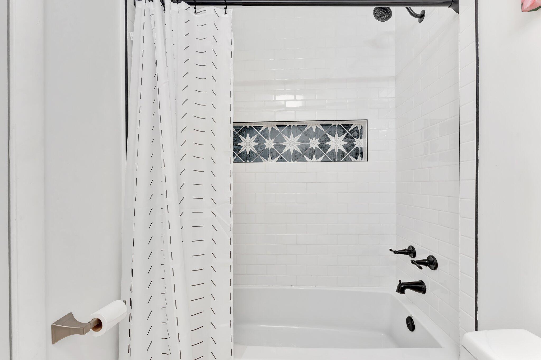 HOLLYWOOD LAKES SECTION - Residential