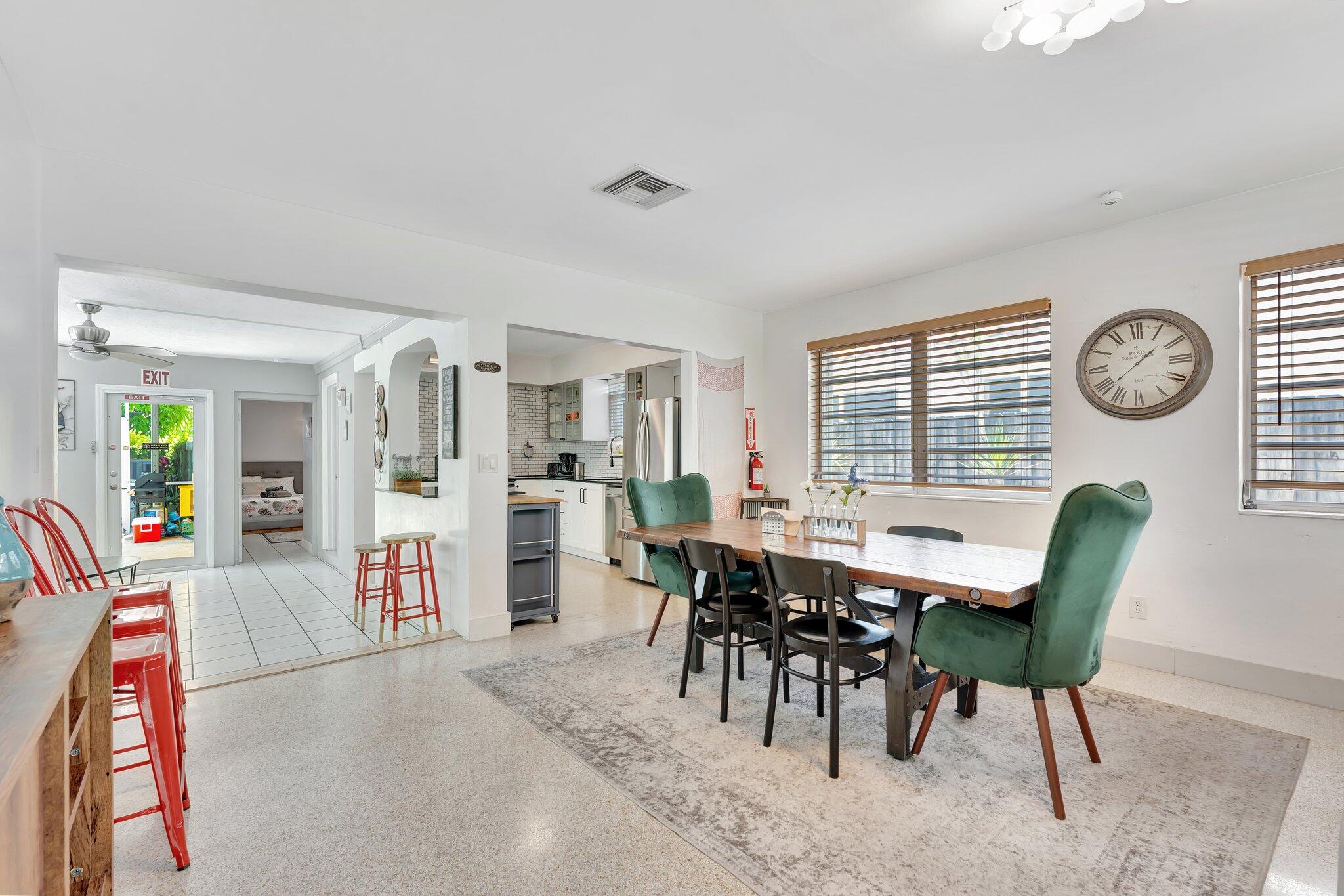 HOLLYWOOD LAKES SECTION - Residential