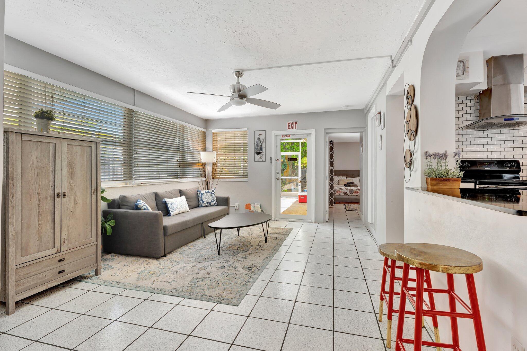 HOLLYWOOD LAKES SECTION - Residential