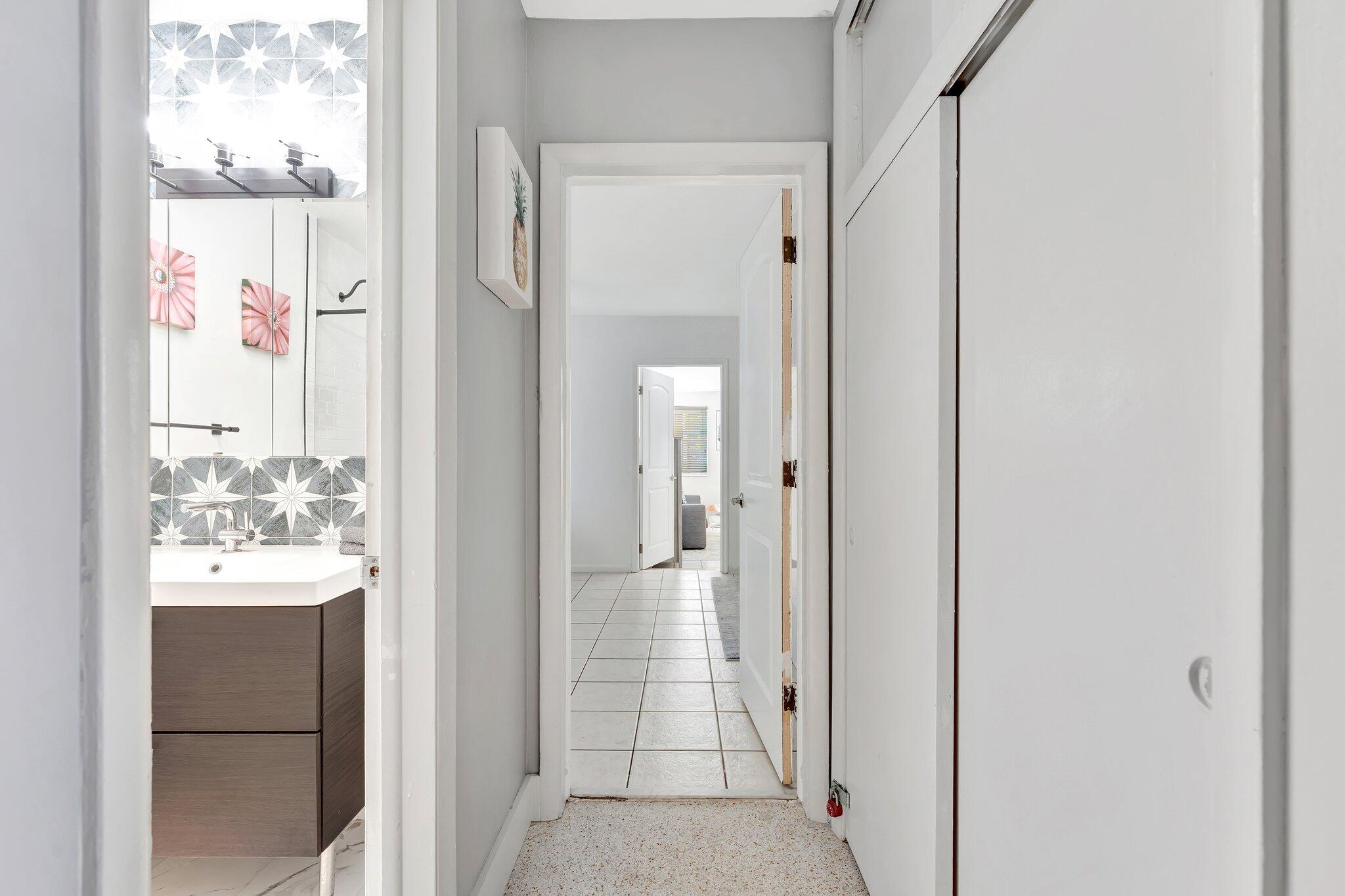 HOLLYWOOD LAKES SECTION - Residential