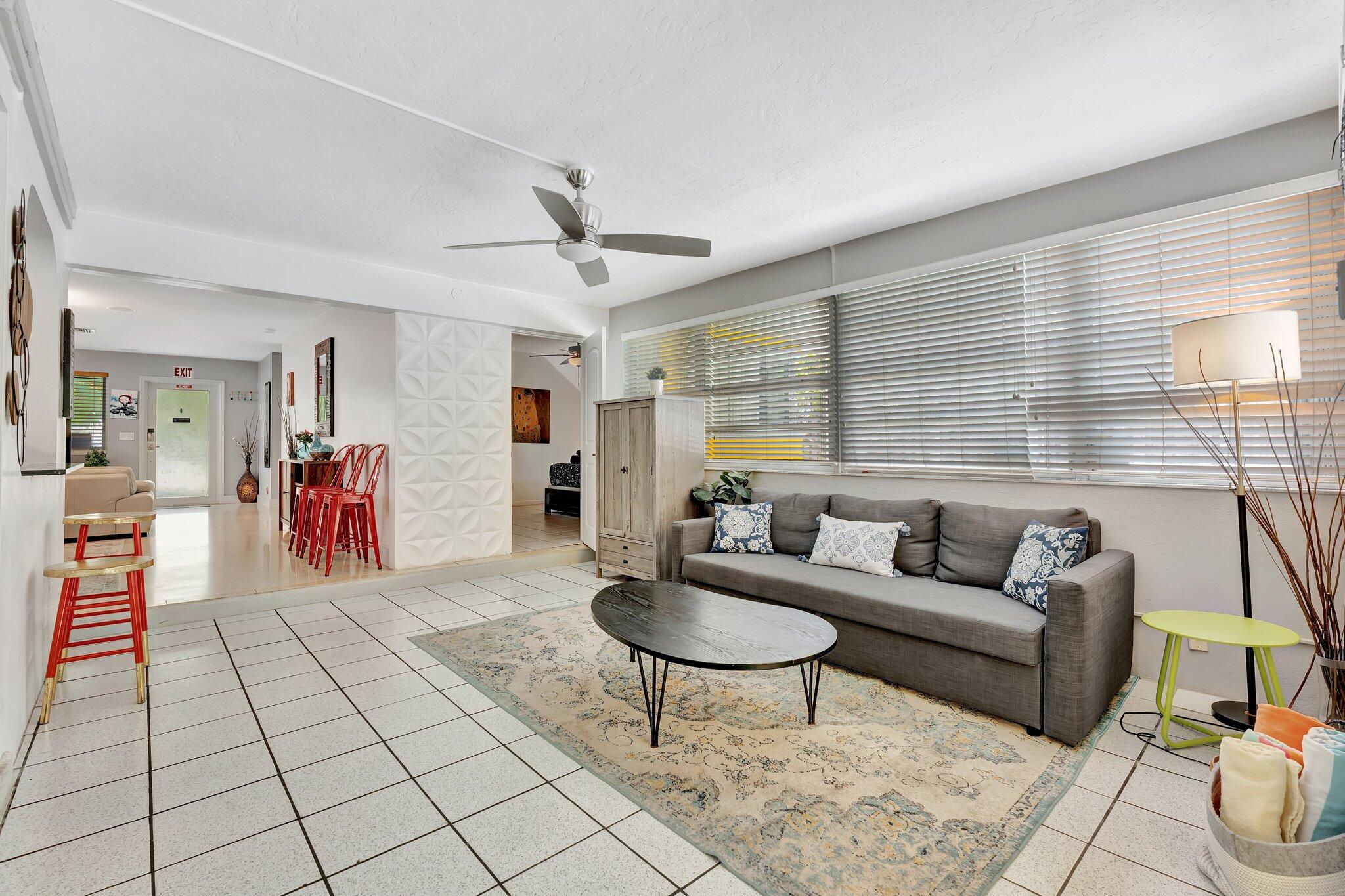 HOLLYWOOD LAKES SECTION - Residential