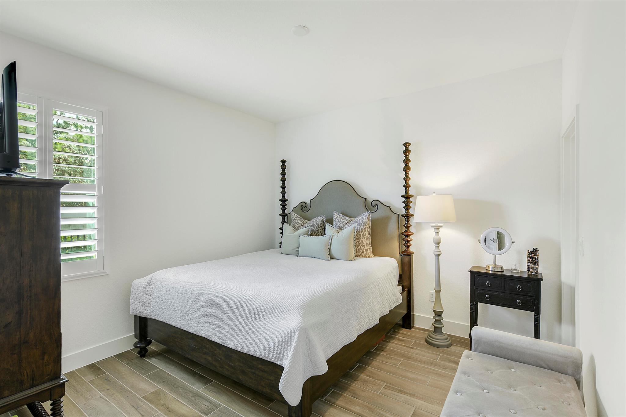 THE OAKS - Residential