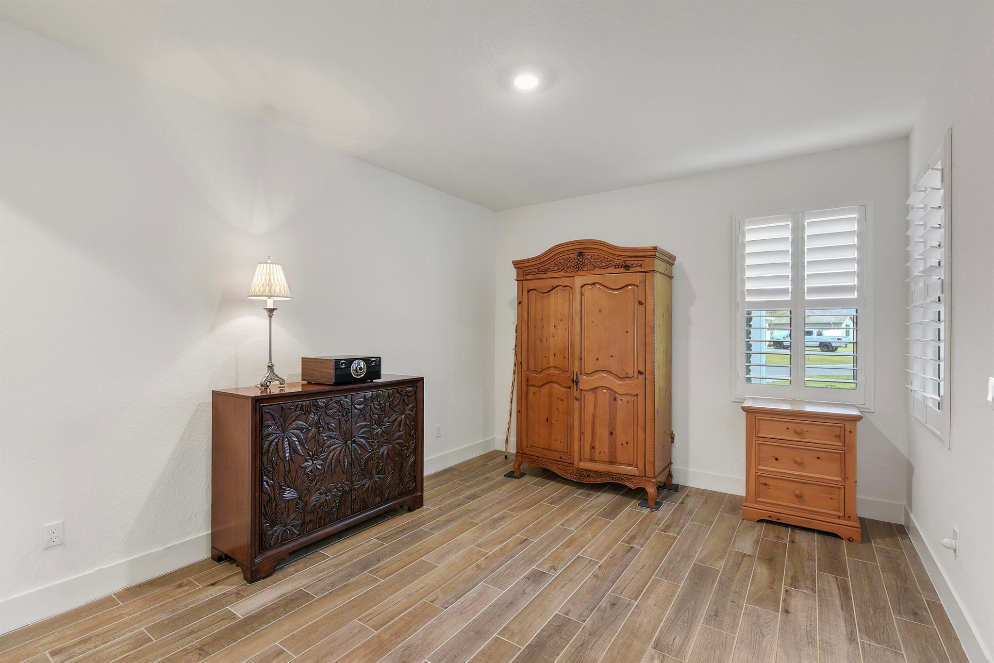THE OAKS - Residential