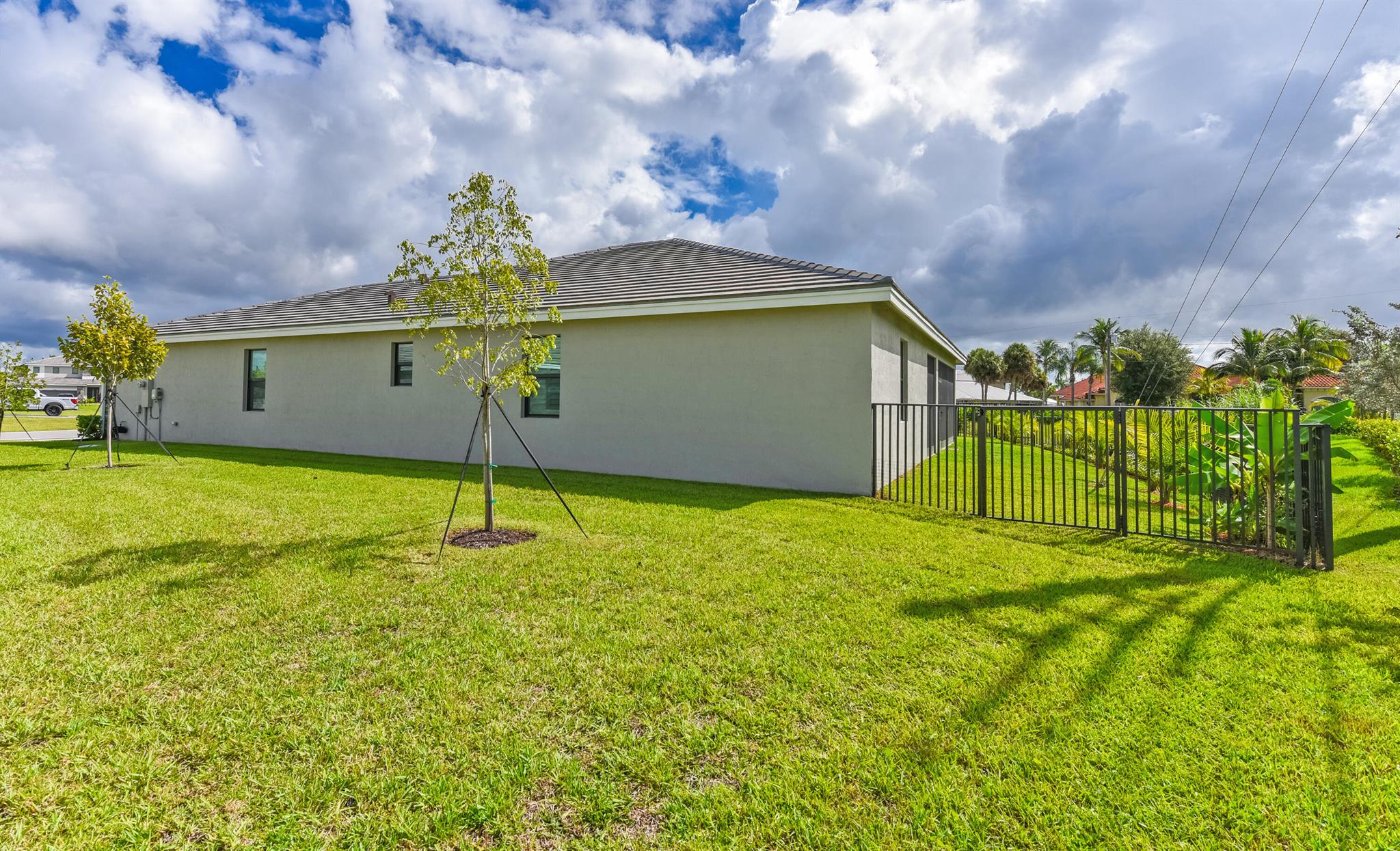 THE OAKS - Residential
