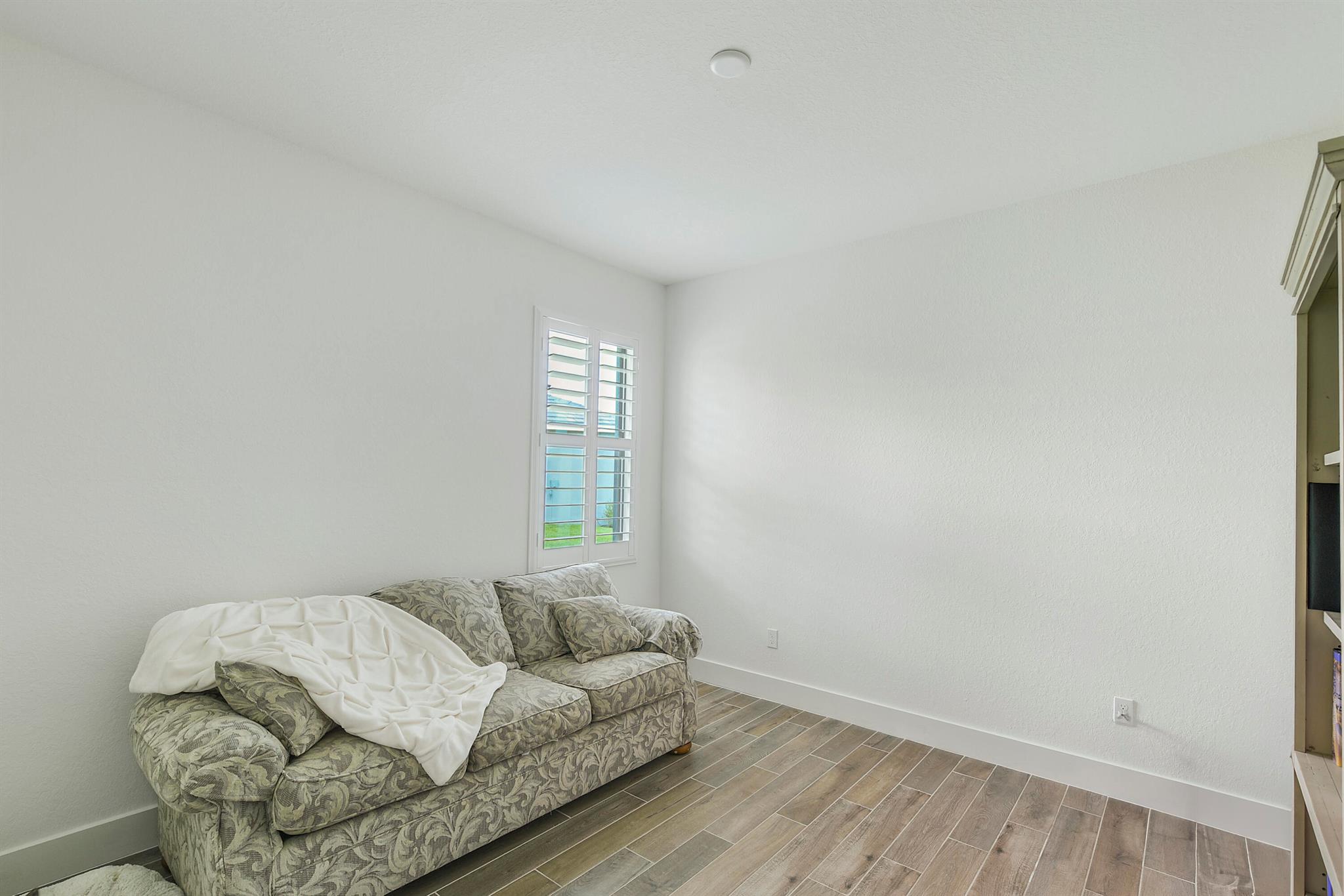 THE OAKS - Residential