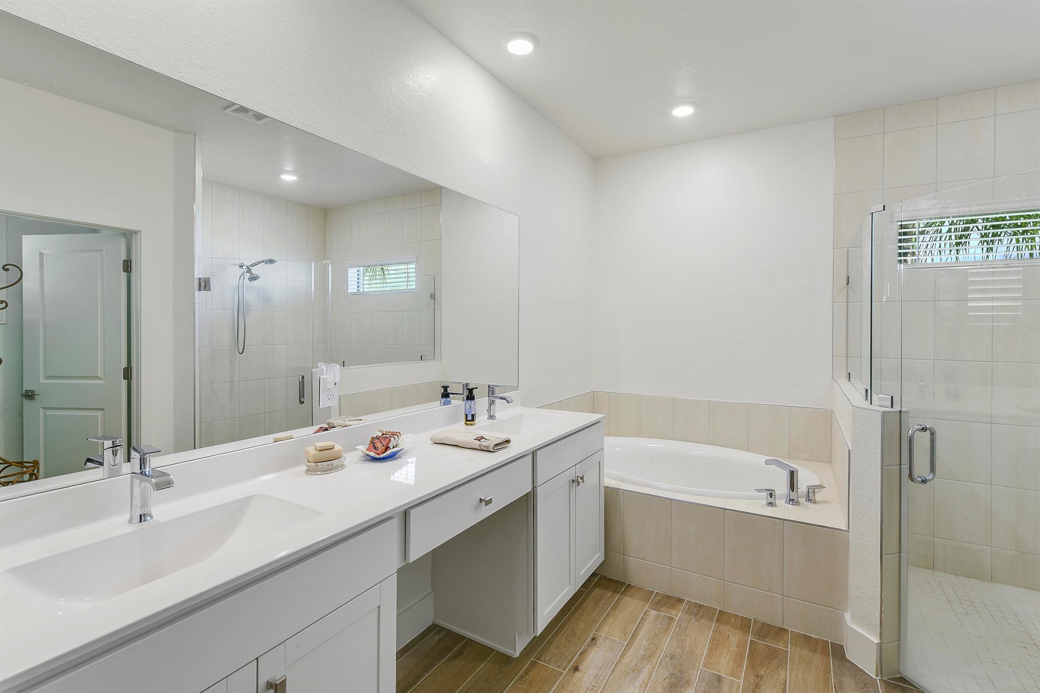 THE OAKS - Residential