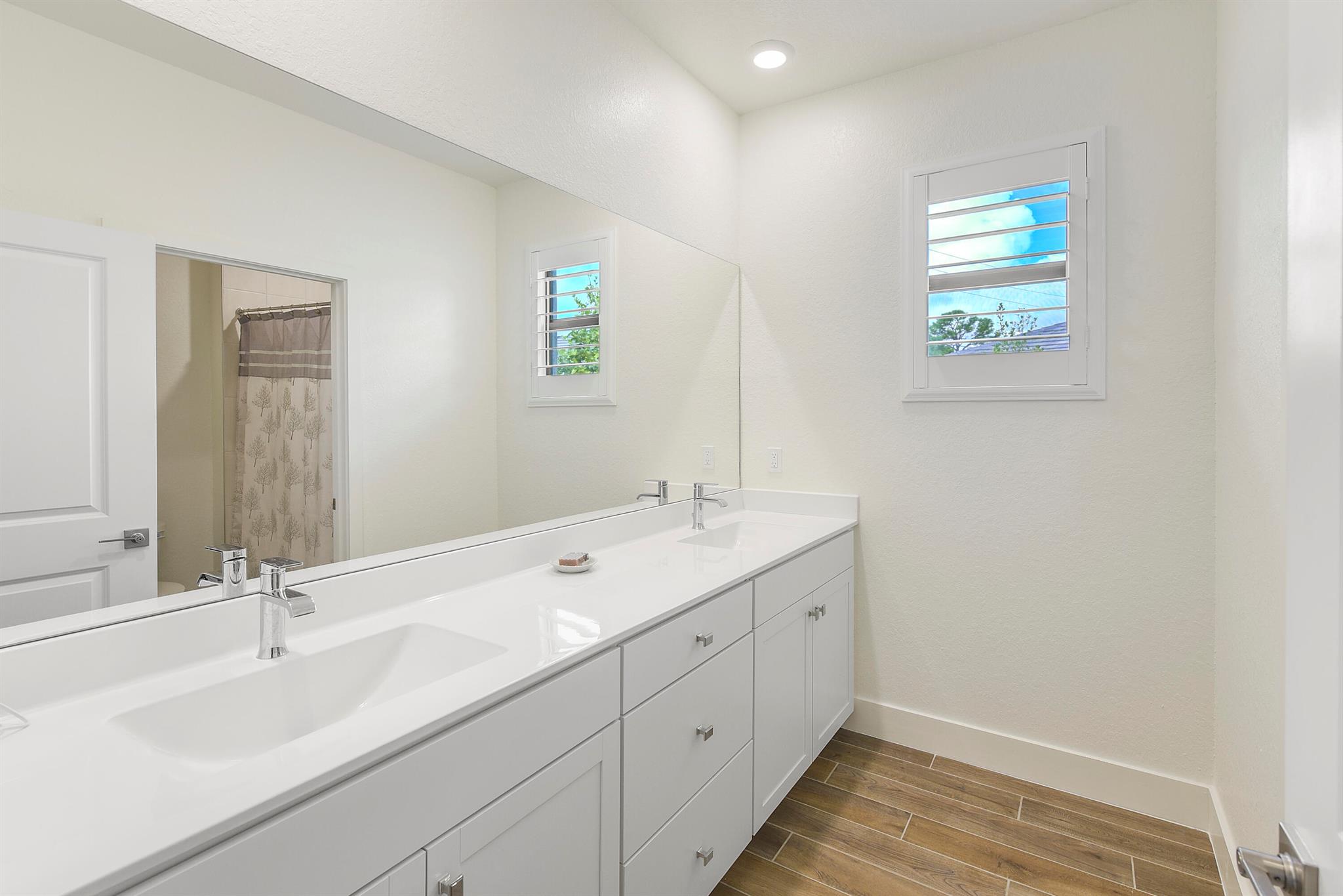 THE OAKS - Residential