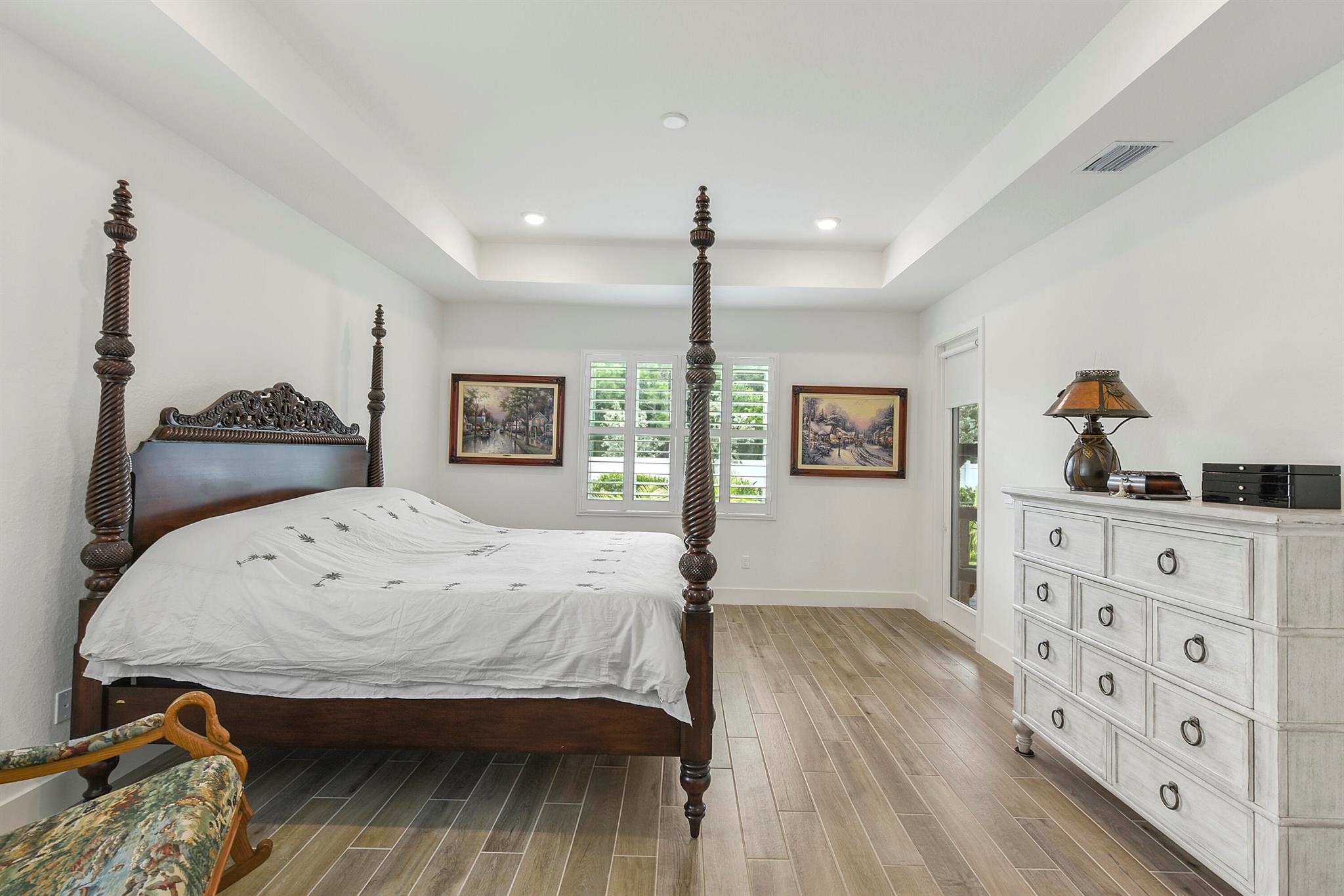 THE OAKS - Residential