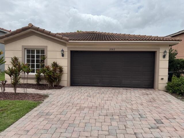 This property is located in a very nice community with 24 hours gated community. Professionally painted,you will like it. Nice granite kitchen with stainless steel. Priced to rent quick!