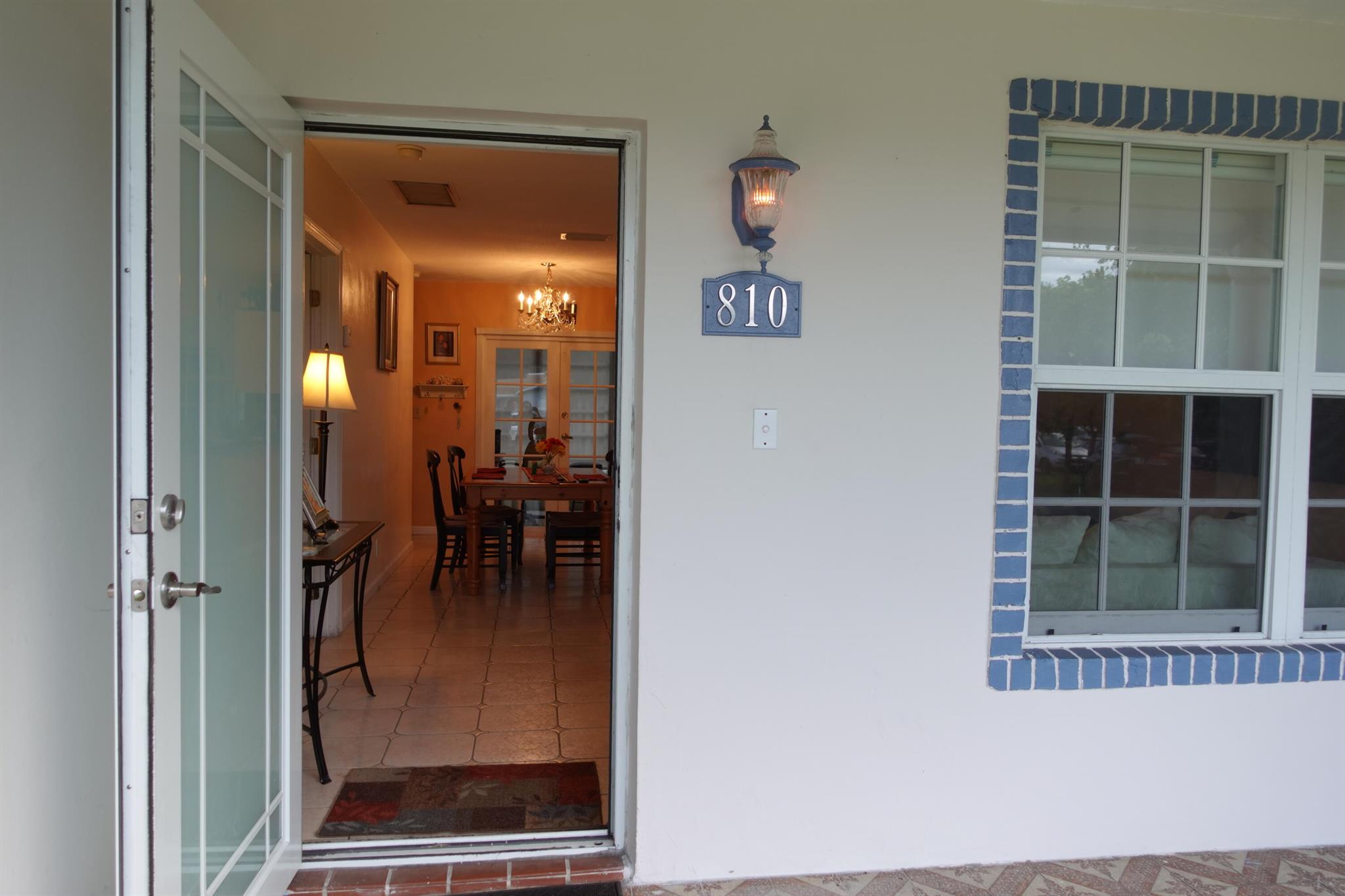 810 N Golf Drive