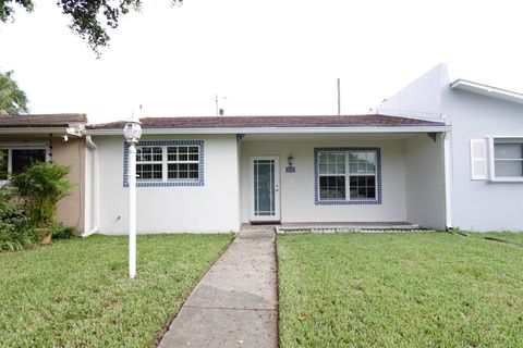 810 N Golf Drive Hollywood FL 33021