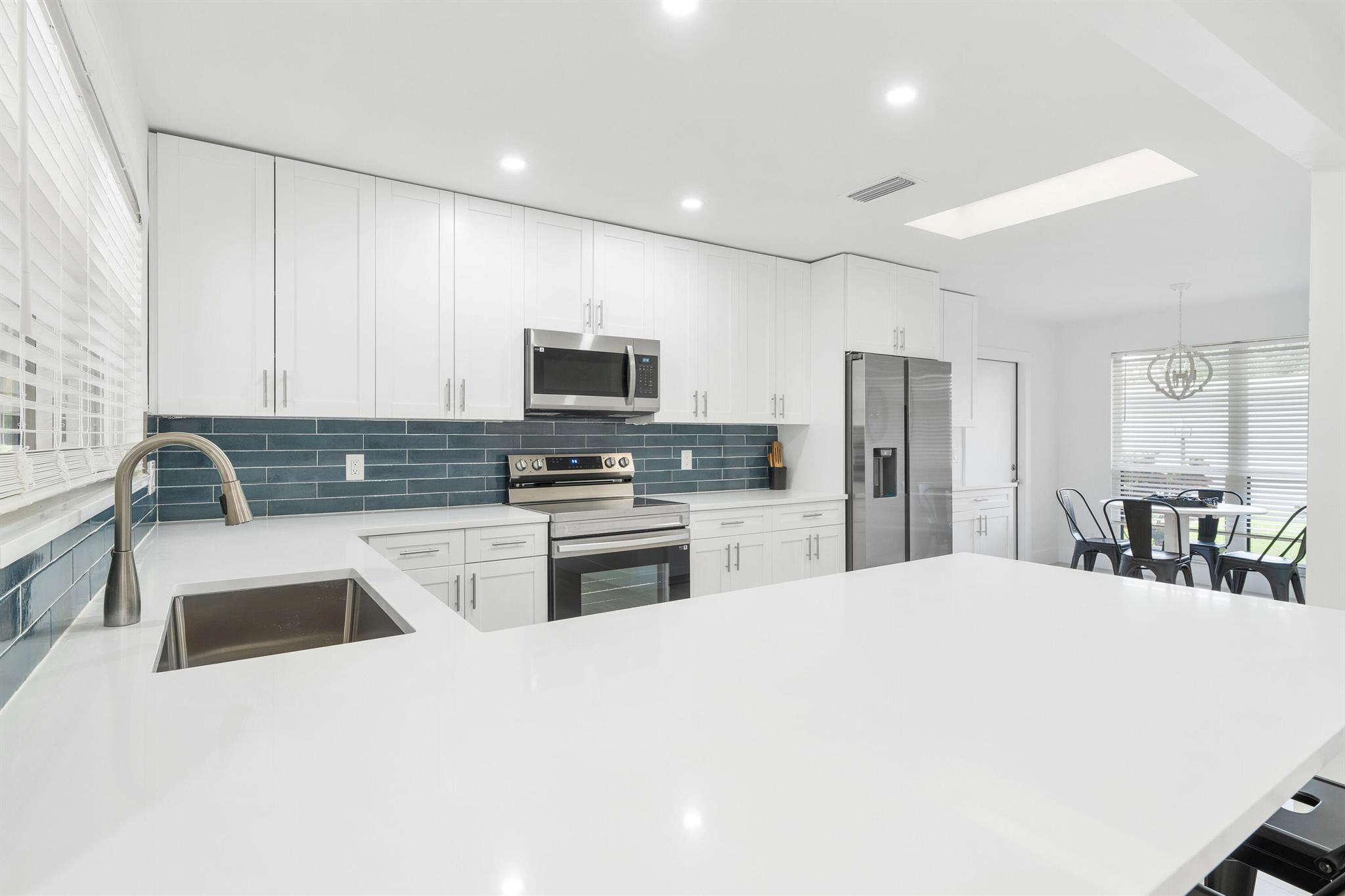 EASTPOINTE COUNTRY CLUB 8 - Residential Lease