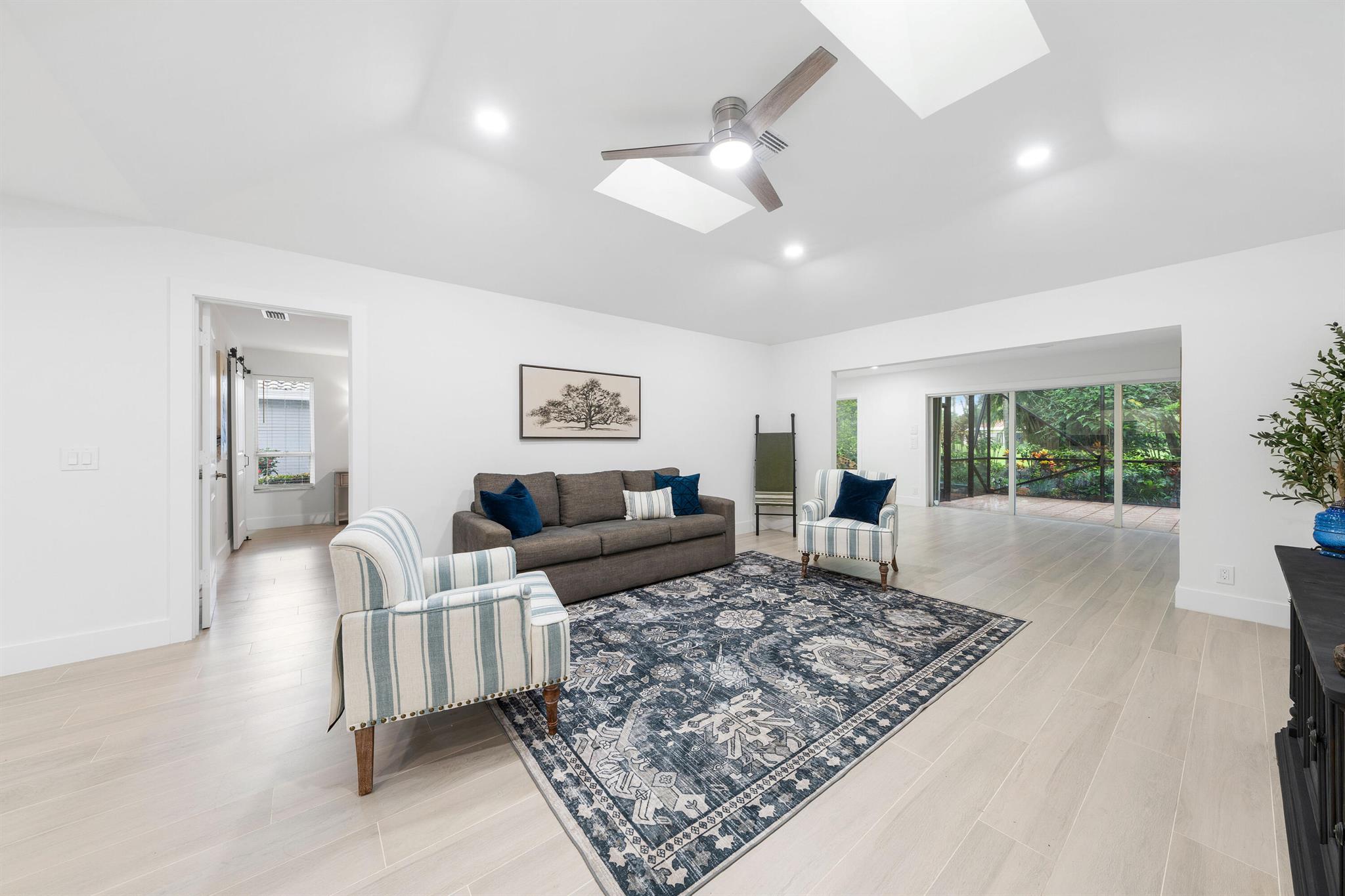 EASTPOINTE COUNTRY CLUB 8 - Residential Lease