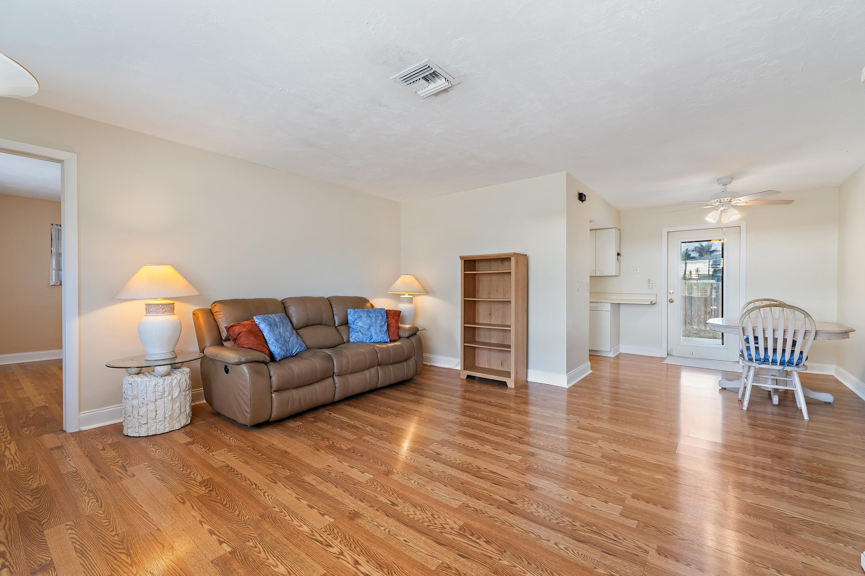 EASTVIEW MANOR - Residential