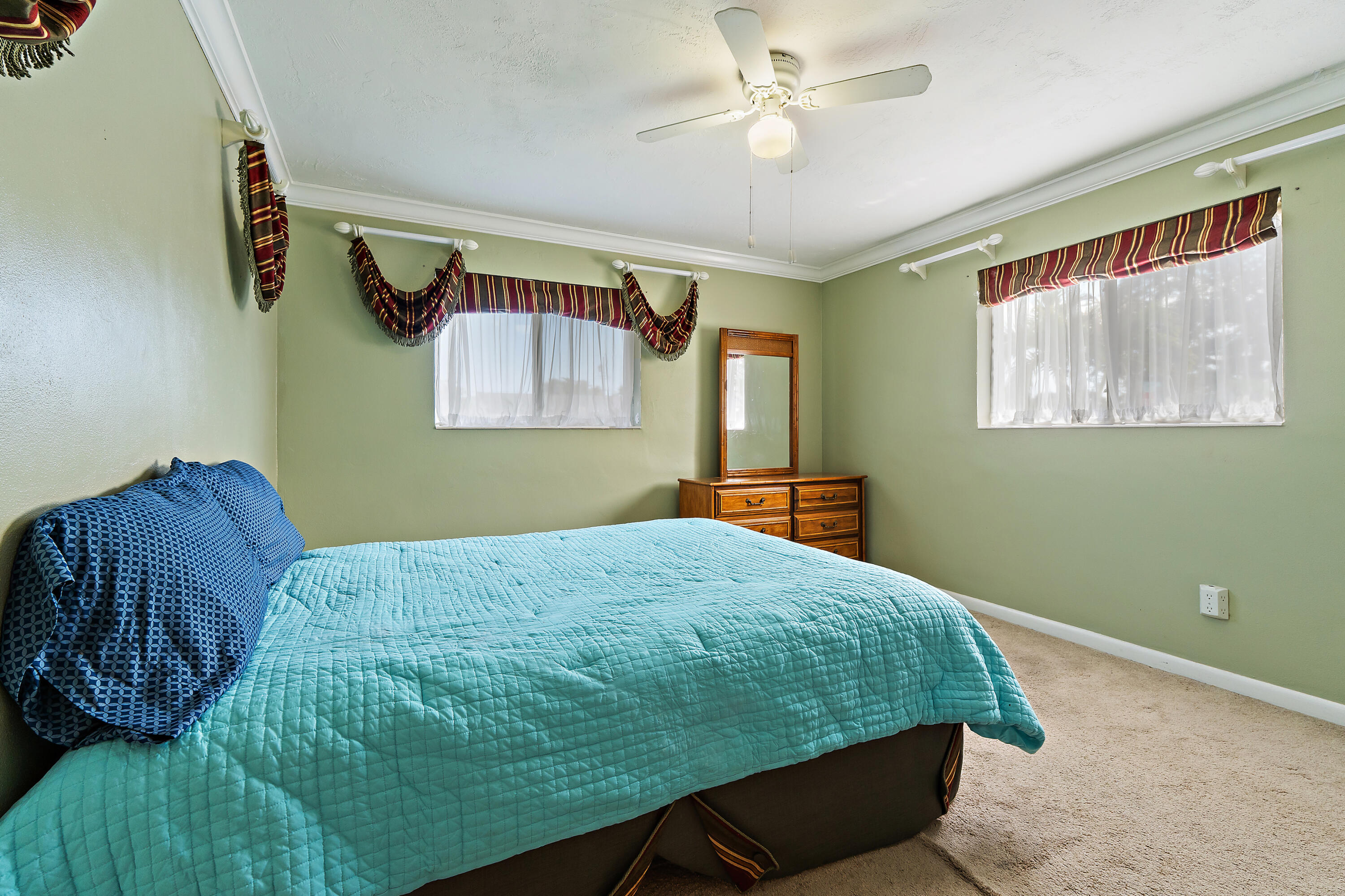 EASTVIEW MANOR - Residential