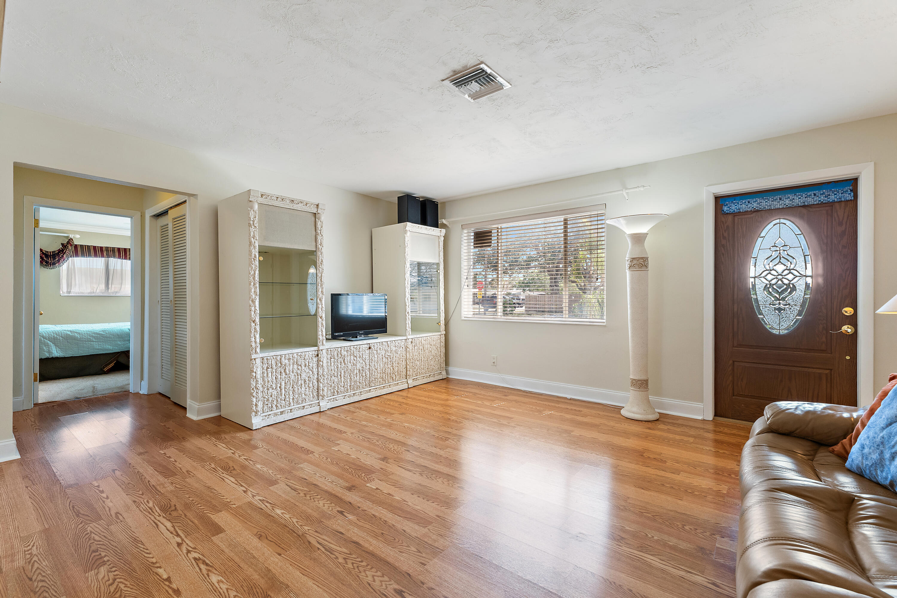 EASTVIEW MANOR - Residential