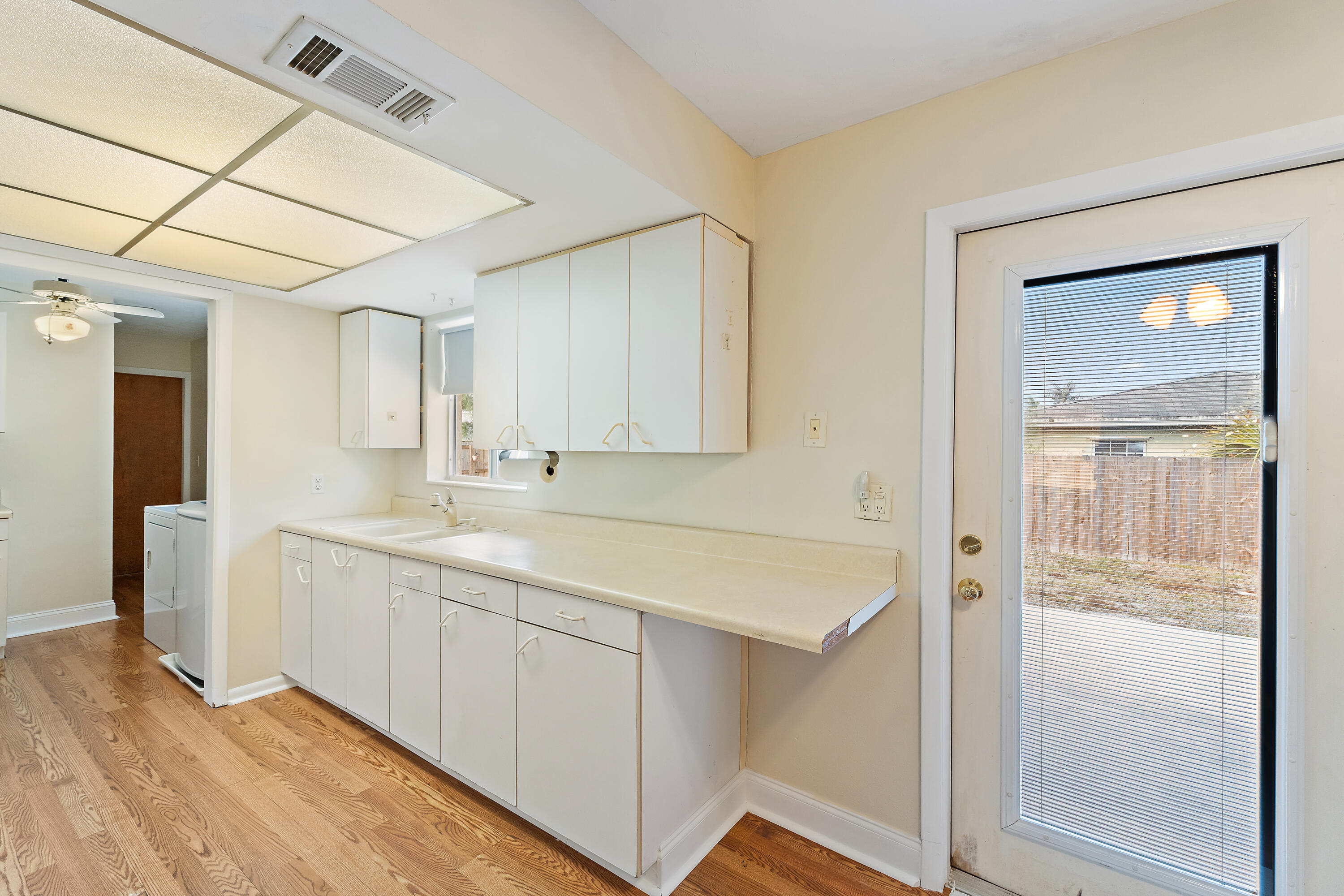 EASTVIEW MANOR - Residential