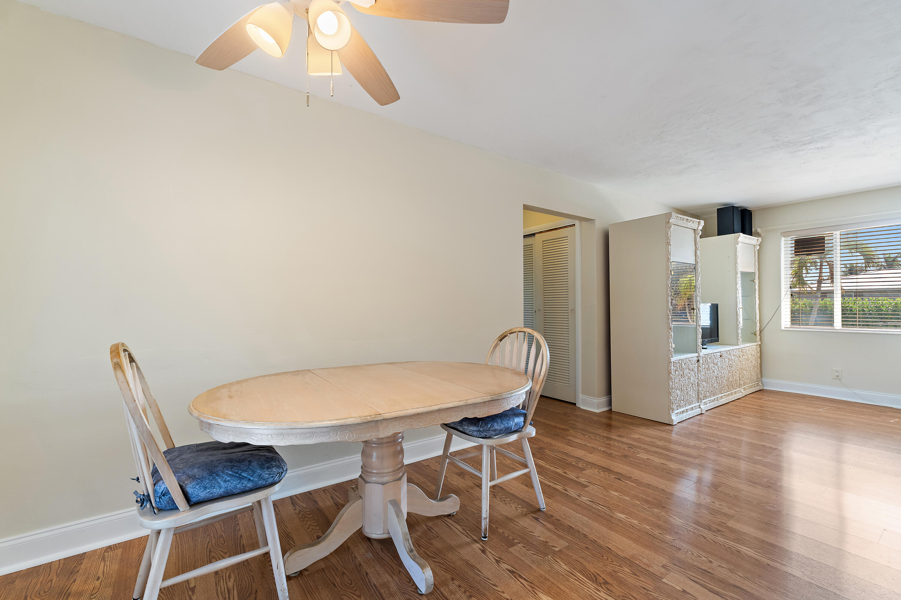 EASTVIEW MANOR - Residential