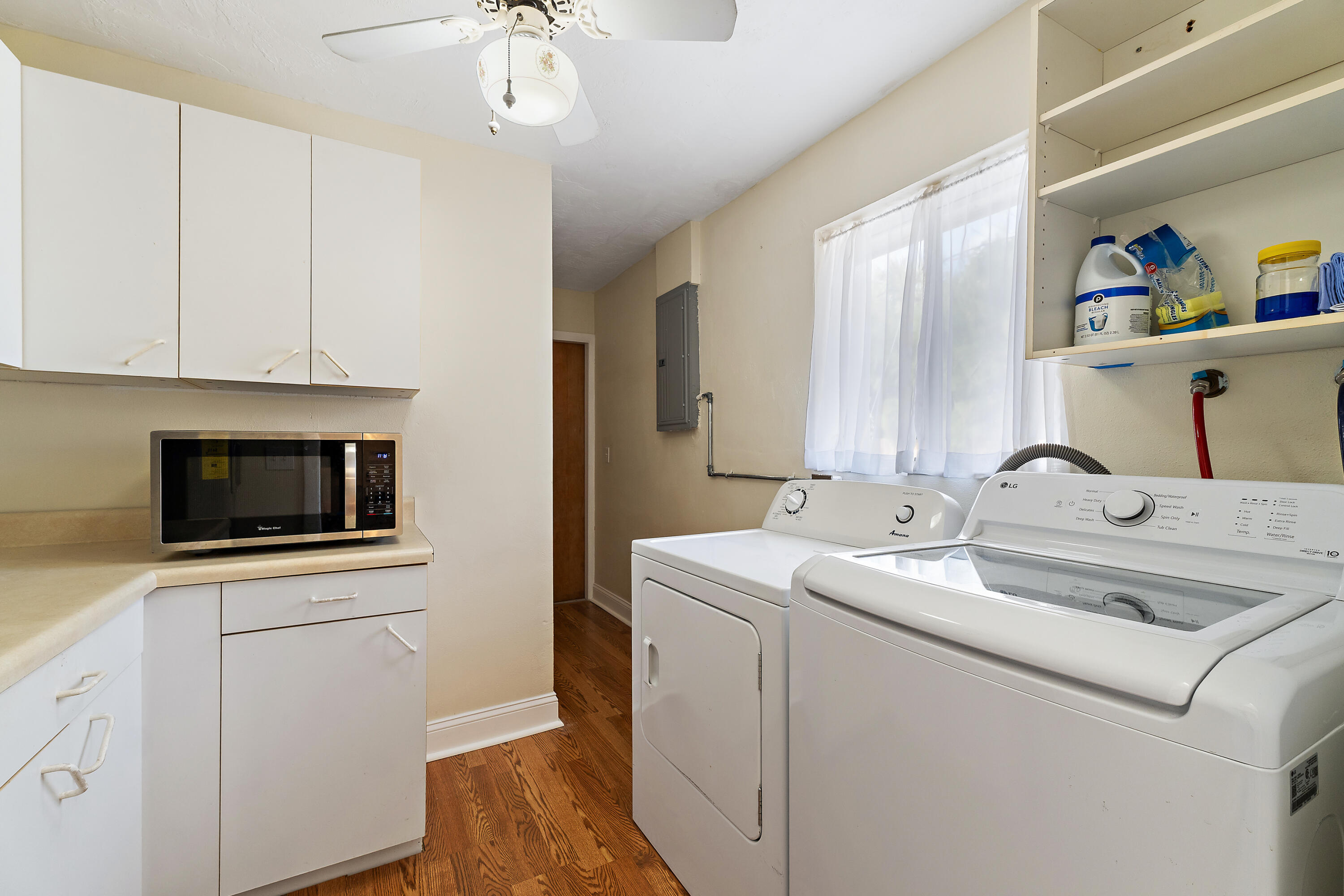 EASTVIEW MANOR - Residential