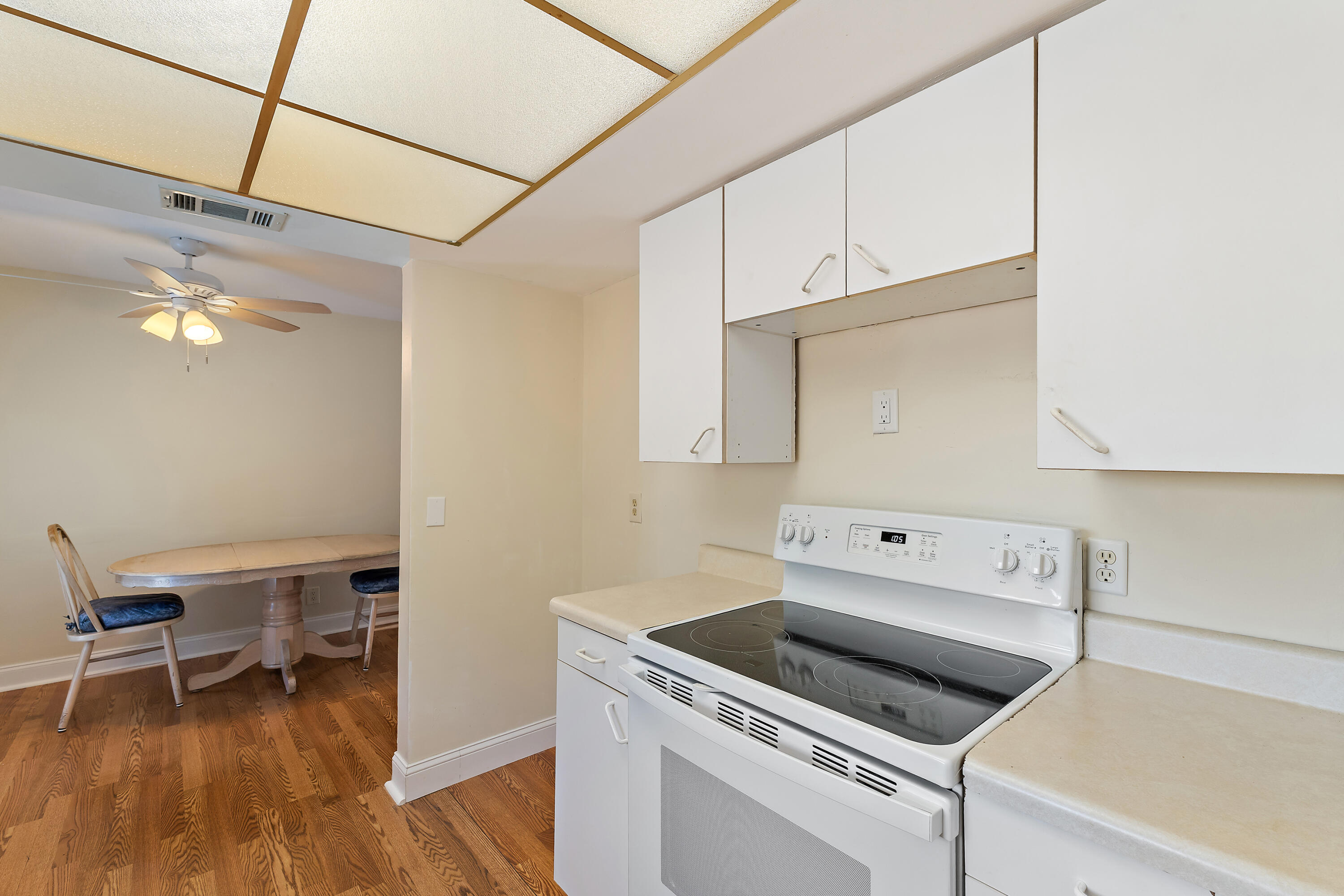 EASTVIEW MANOR - Residential