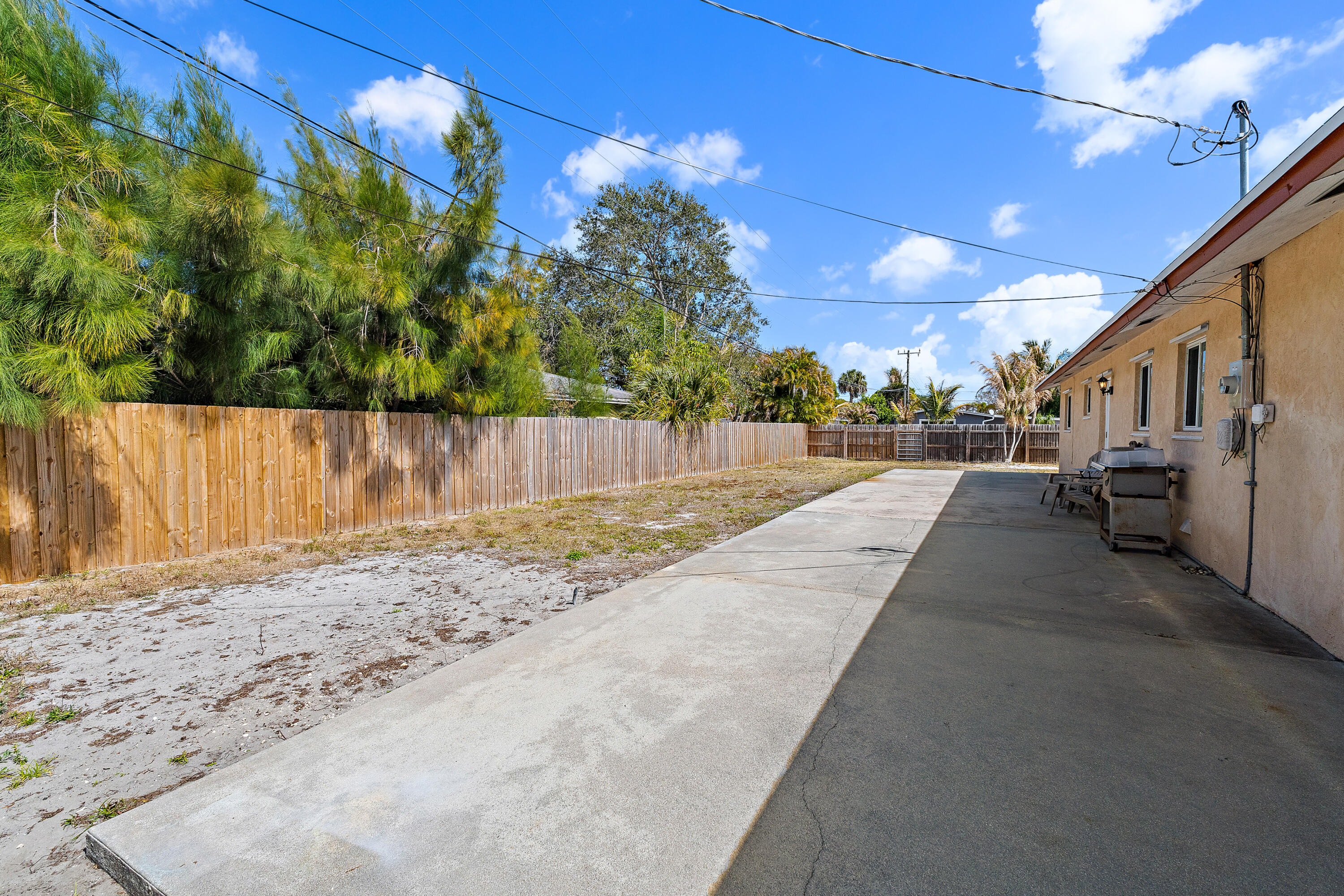 EASTVIEW MANOR - Residential