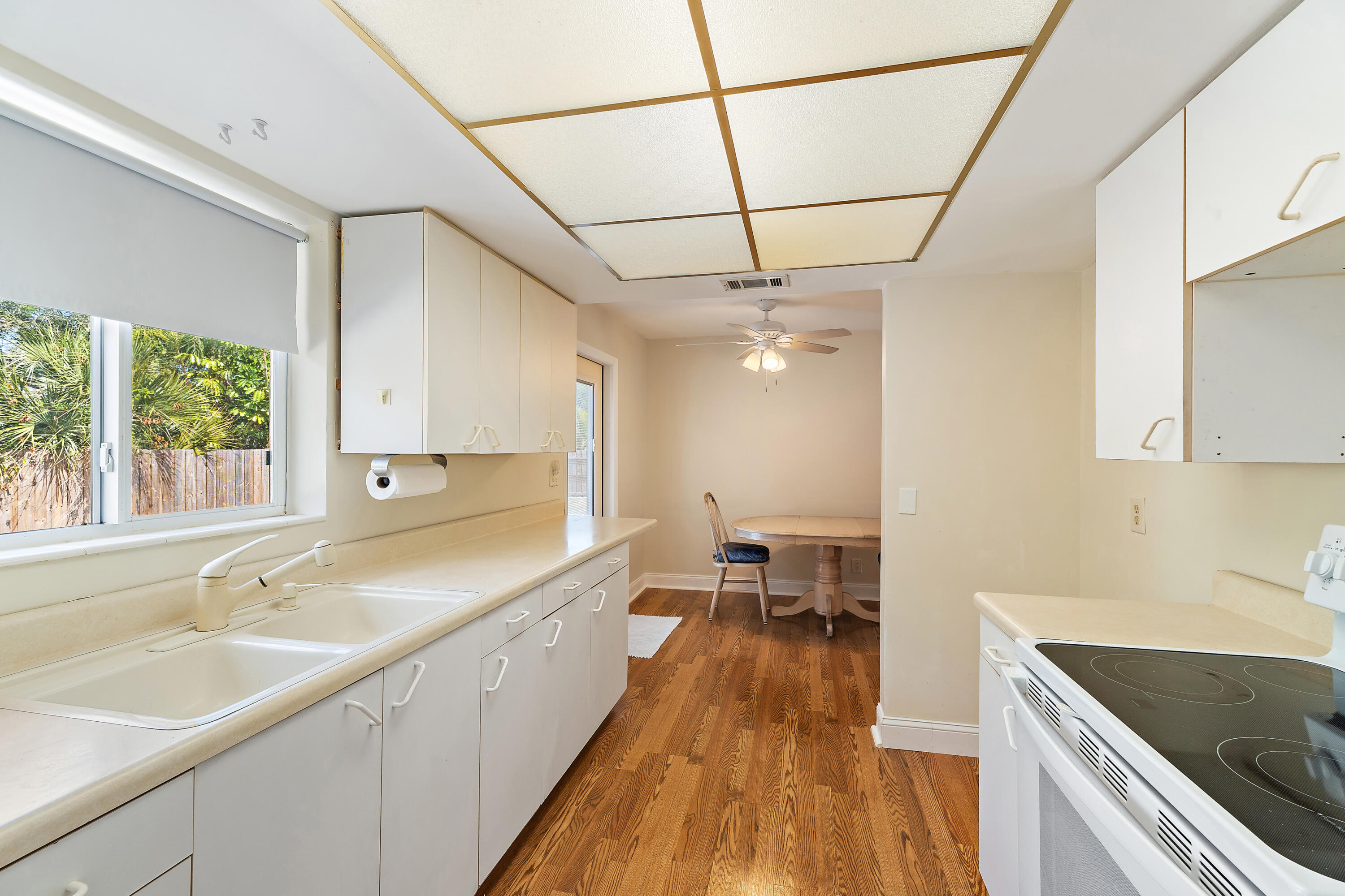 EASTVIEW MANOR - Residential