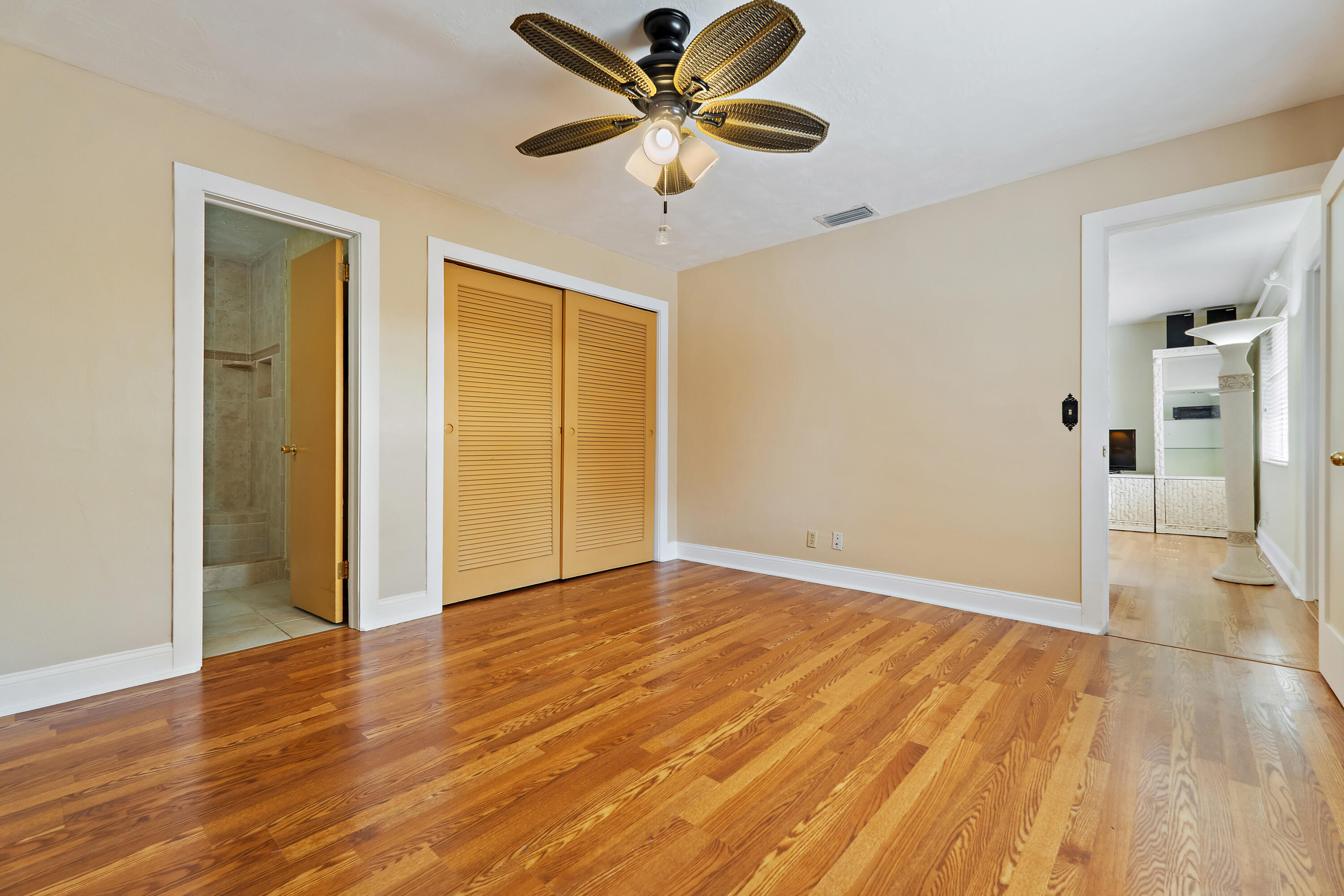 EASTVIEW MANOR - Residential