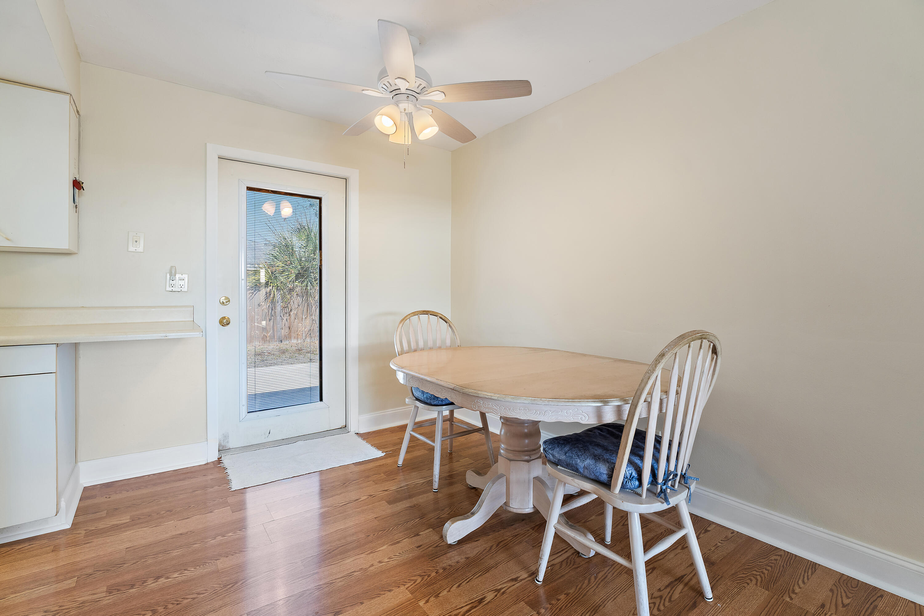 EASTVIEW MANOR - Residential