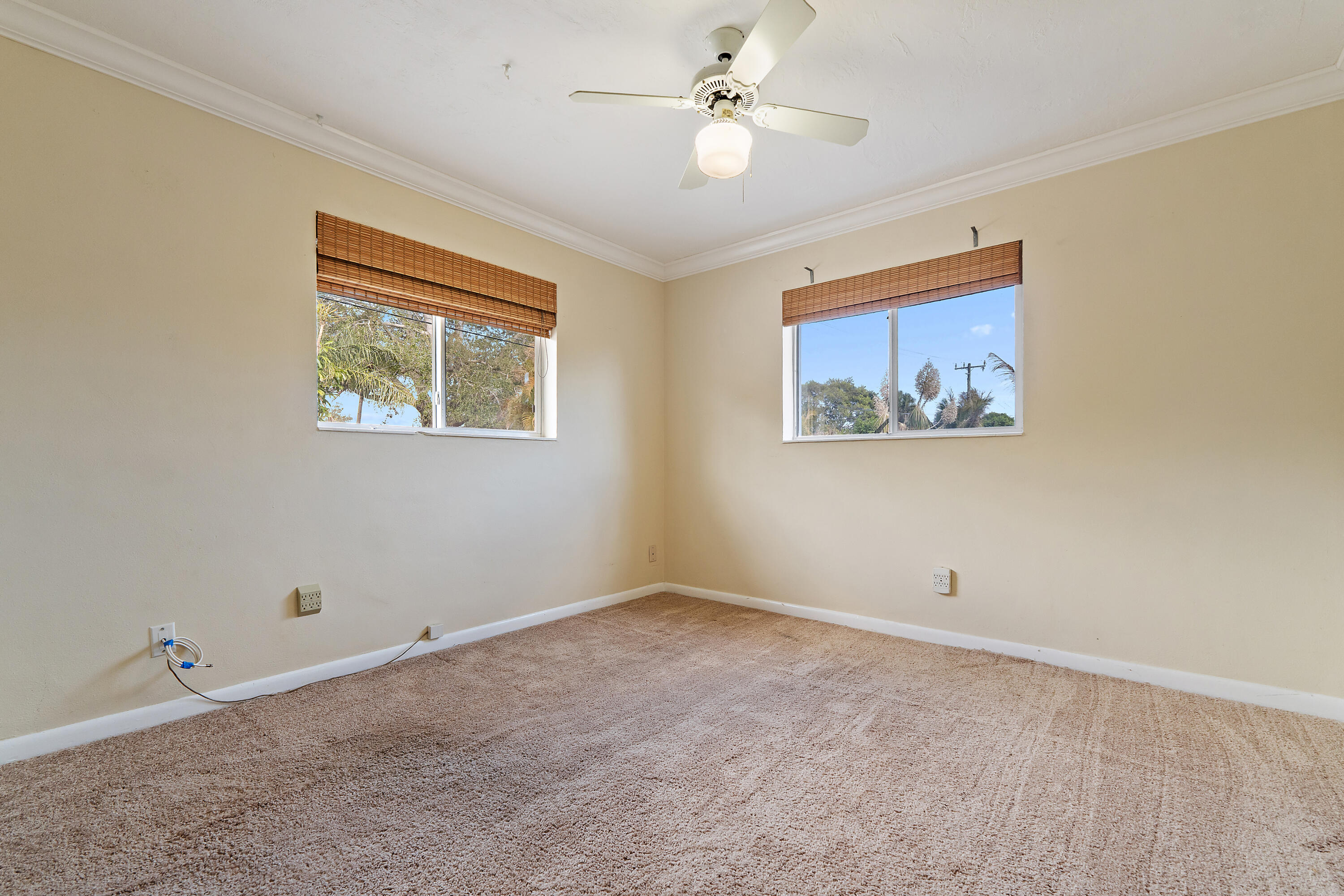 EASTVIEW MANOR - Residential