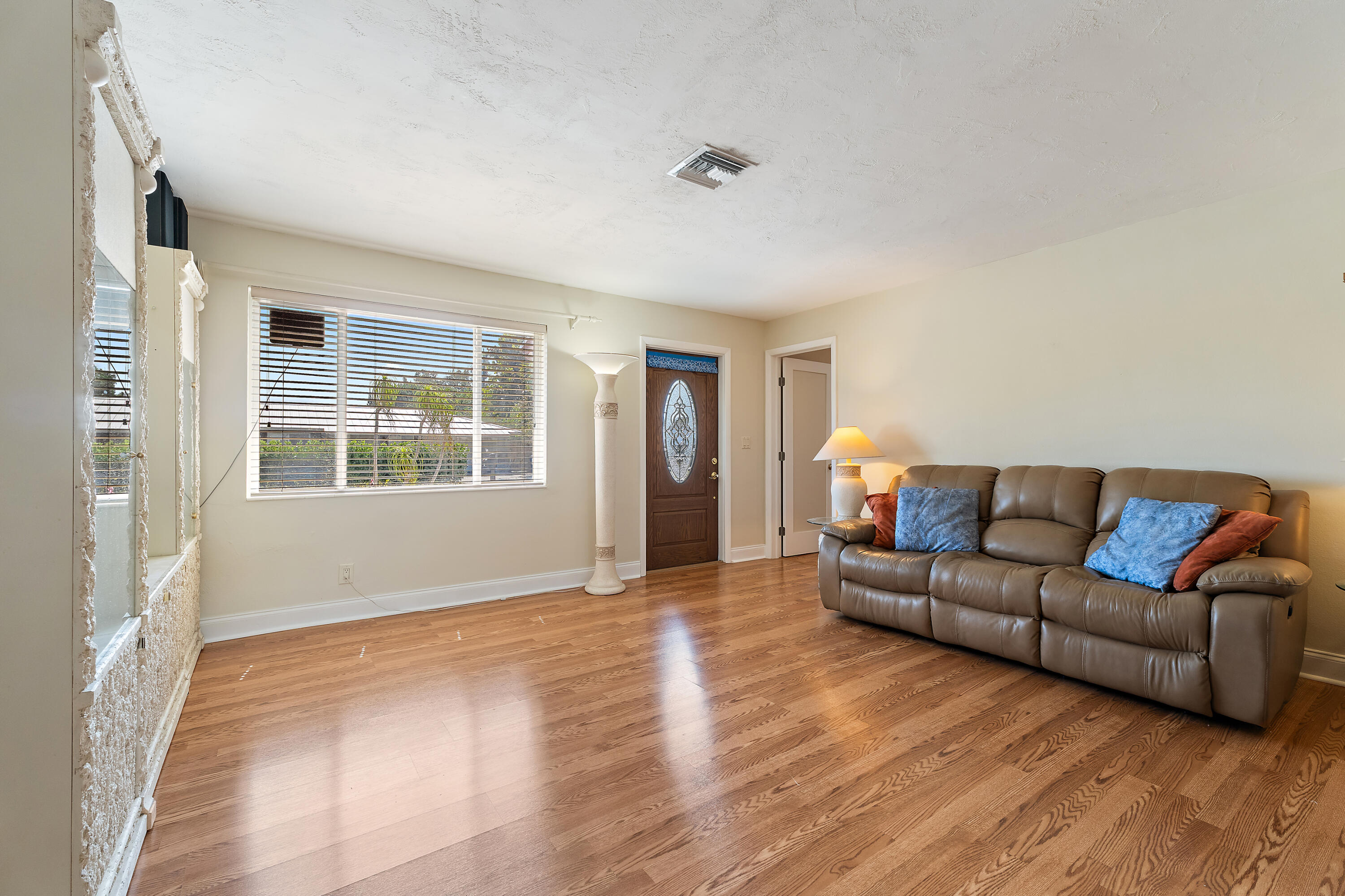 EASTVIEW MANOR - Residential