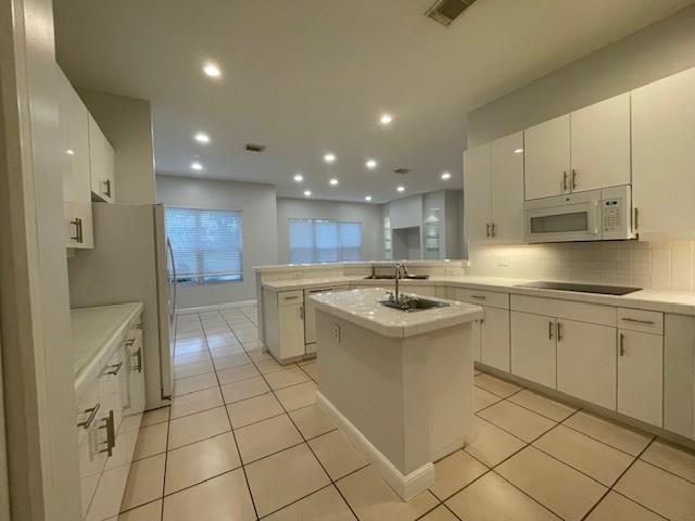 Windsor Palms 160-17 B - Residential Lease