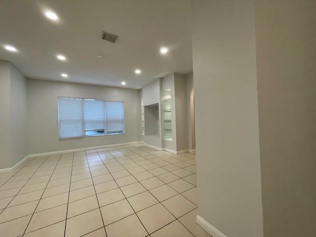 Windsor Palms 160-17 B - Residential Lease