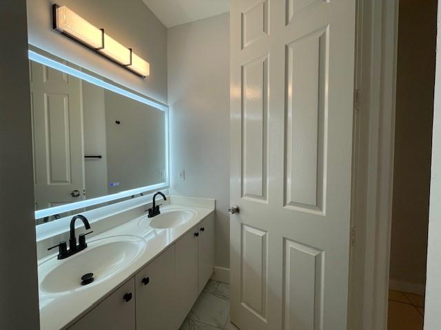 Windsor Palms 160-17 B - Residential Lease