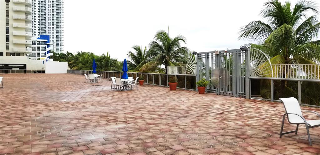 MAISON GRANDE CONDO - Residential