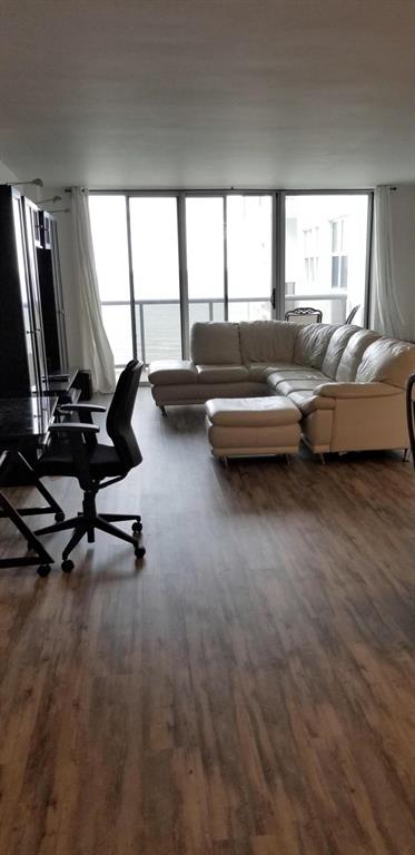 MAISON GRANDE CONDO - Residential